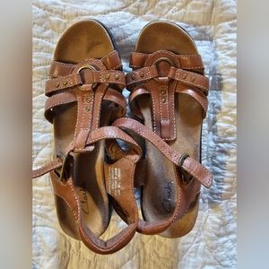 clarks 7.5 brown leather sandals